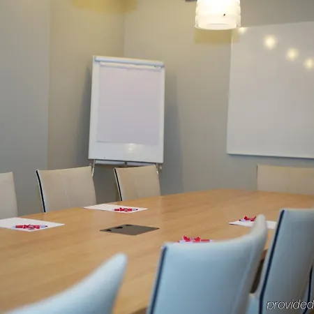 索恩哈尔顿酒店 4* 哈尔登