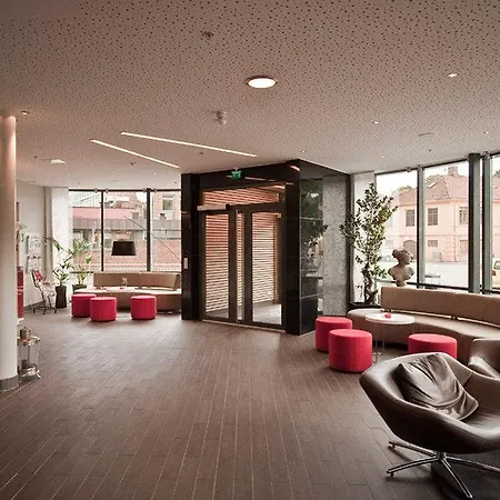 索恩哈尔顿酒店 4*