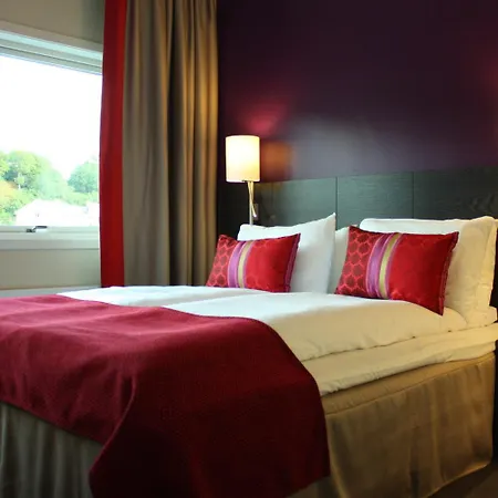 索恩哈尔顿酒店 4* 哈尔登